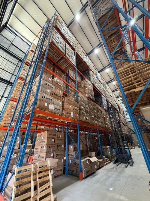 Successful Heavy-Duty Pallet Racking Installation in Bosnia: 11 Rows, 220 Sets, 5-Tier Warehouse Solution