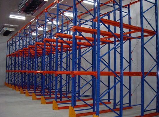 İyi bir fiyat. Endüstriyel Ağır Güçlü Sürüşlü Palet Racking Depolama Sistemi Depo Alanını Optimize Etmek İçin tasarlanmıştır. çevrimiçi